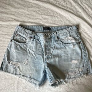 Abercrombie & Fitch low rise boyfriend shorts